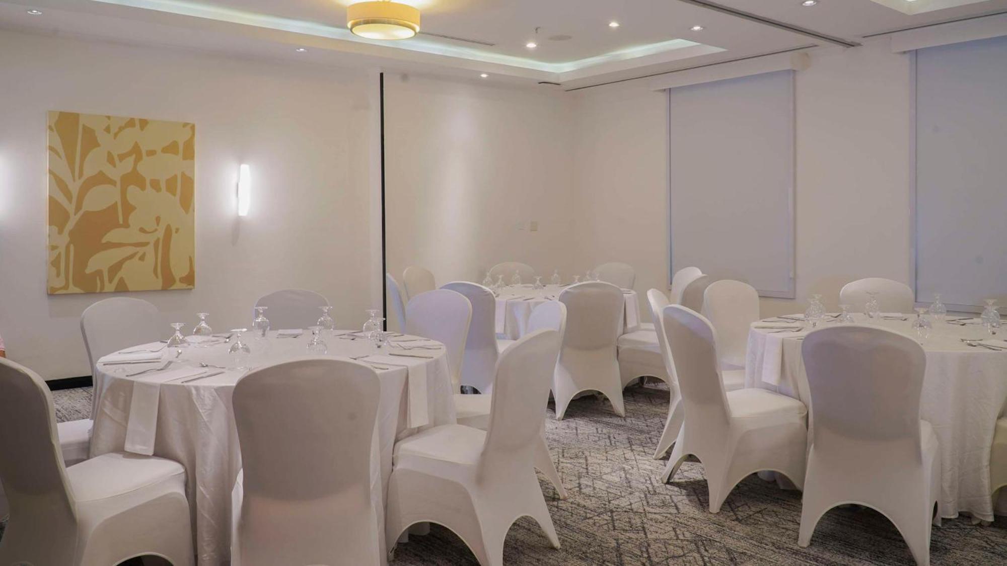 Hilton Garden Inn Panama City Downtown, Panama Экстерьер фото