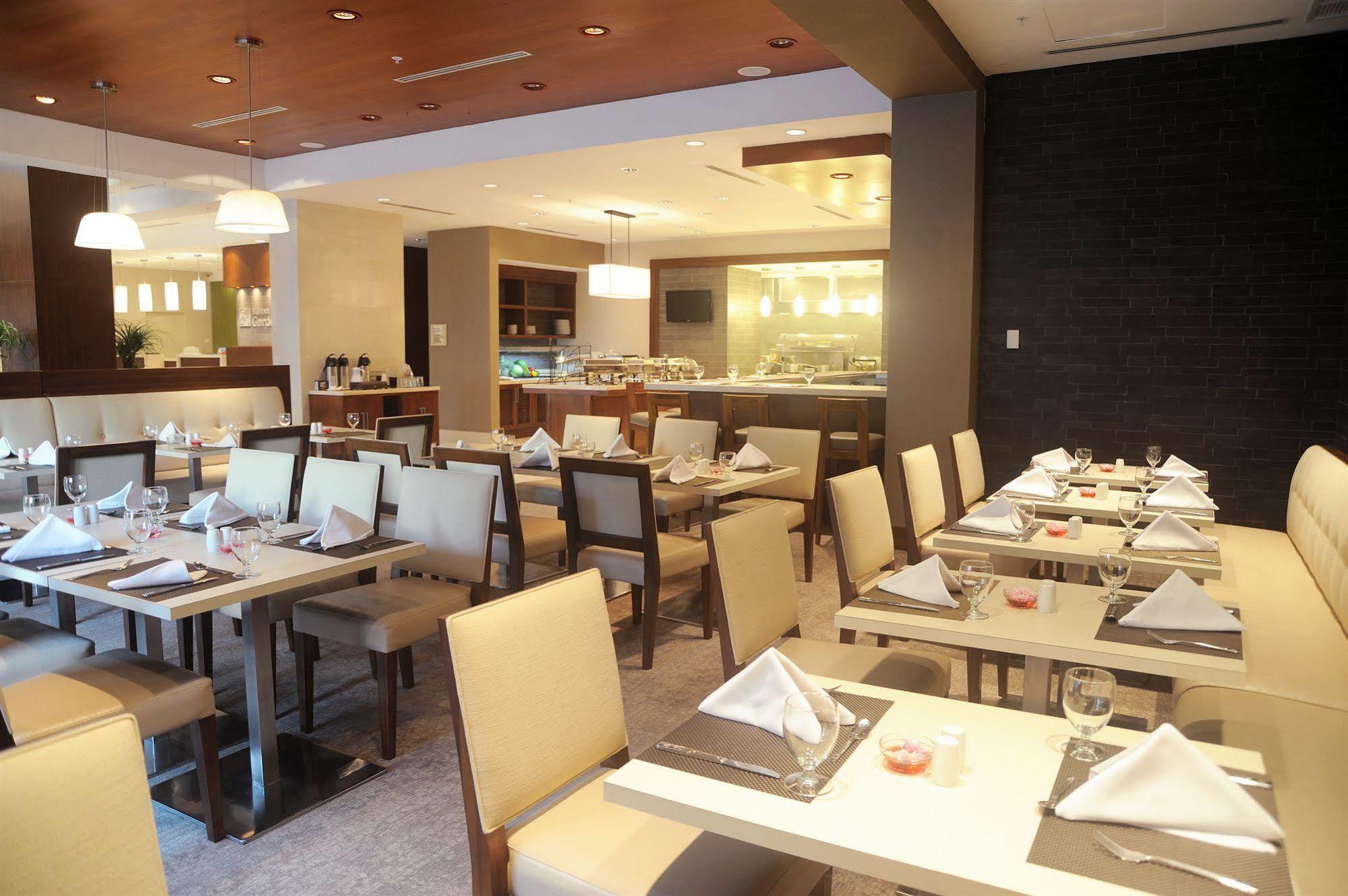 Hilton Garden Inn Panama City Downtown, Panama Экстерьер фото